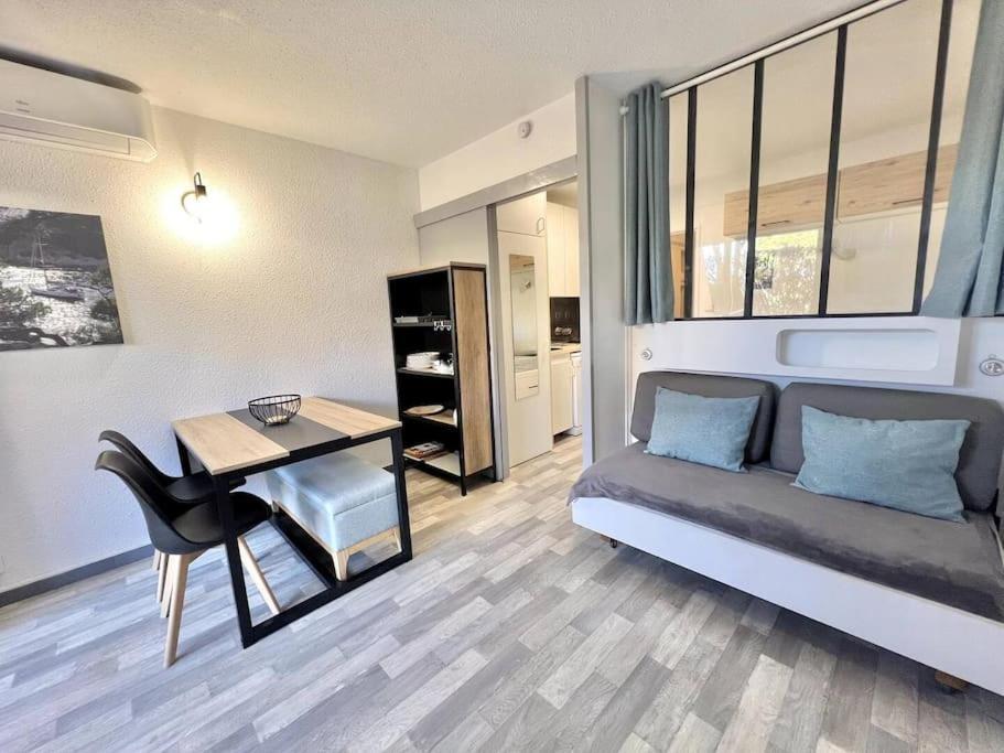 Appartement Port De Hyeres 4 Personnes Екстериор снимка